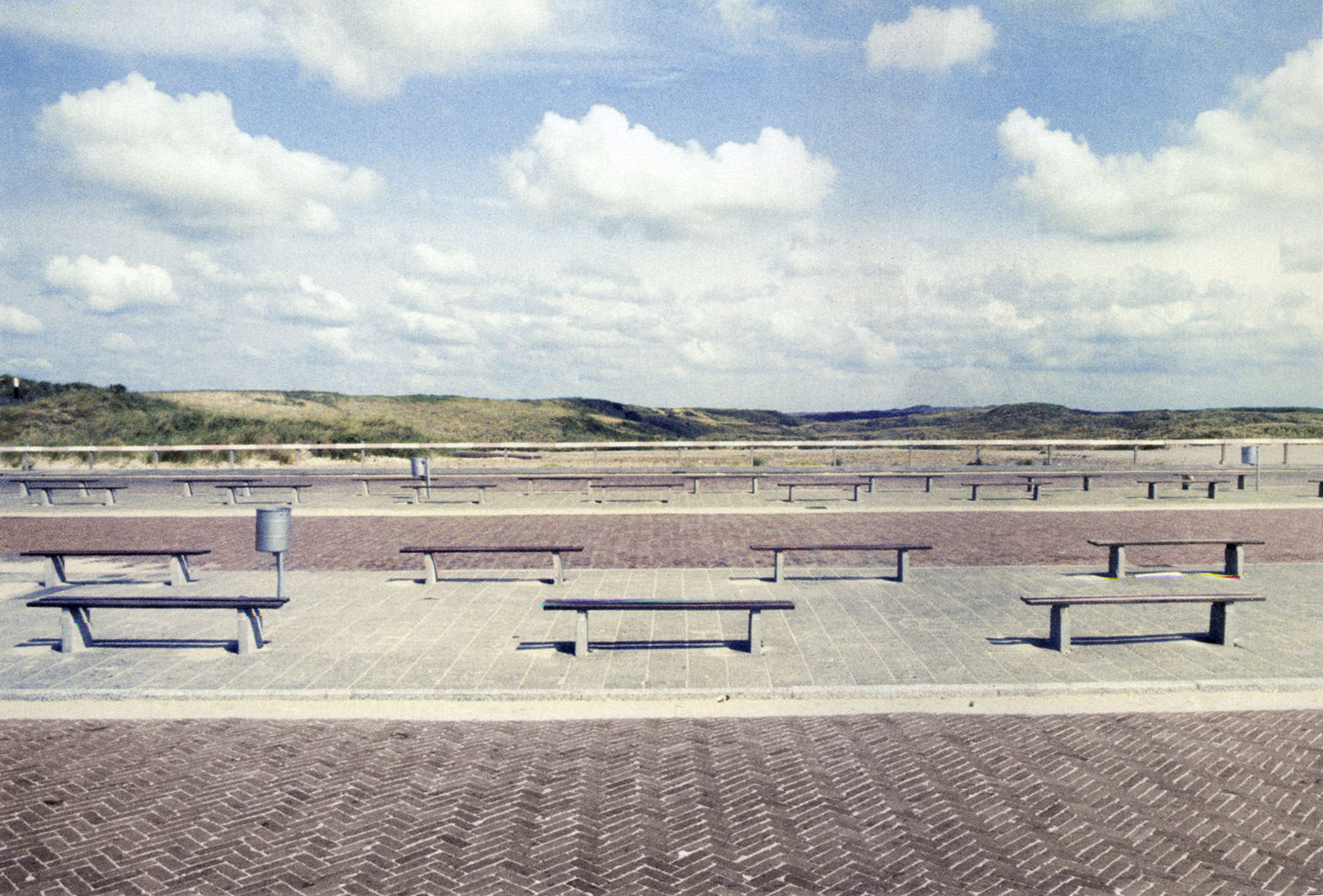 Luigi Ghirri, Egmond aan Zee 1973 © Eredi Luigi Ghirri