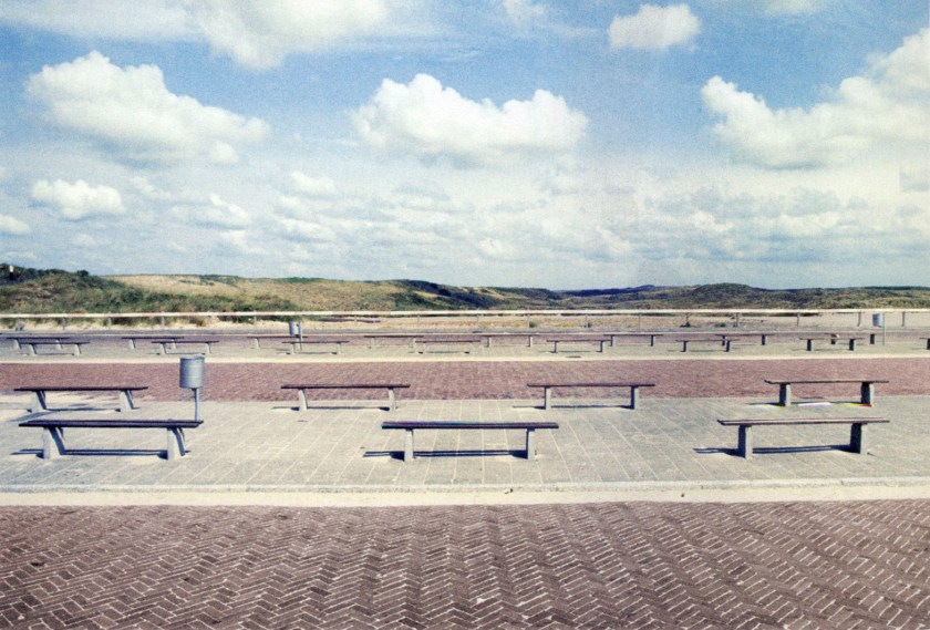 Luigi Ghirri, Egmond aan Zee 1973 © Eredi Luigi Ghirri
